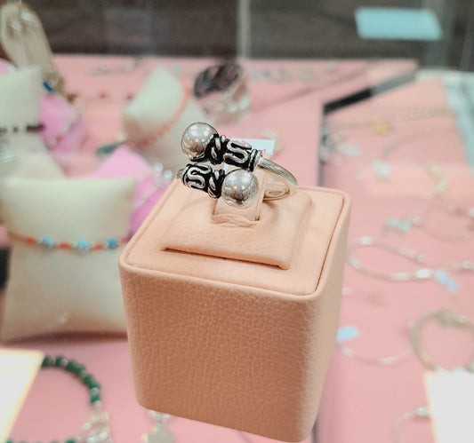 Anillo ajustable dos esferas ondas - plata quemada