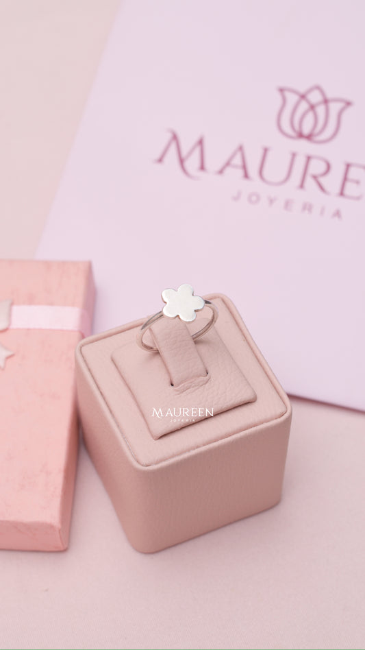 Anillo flor plana