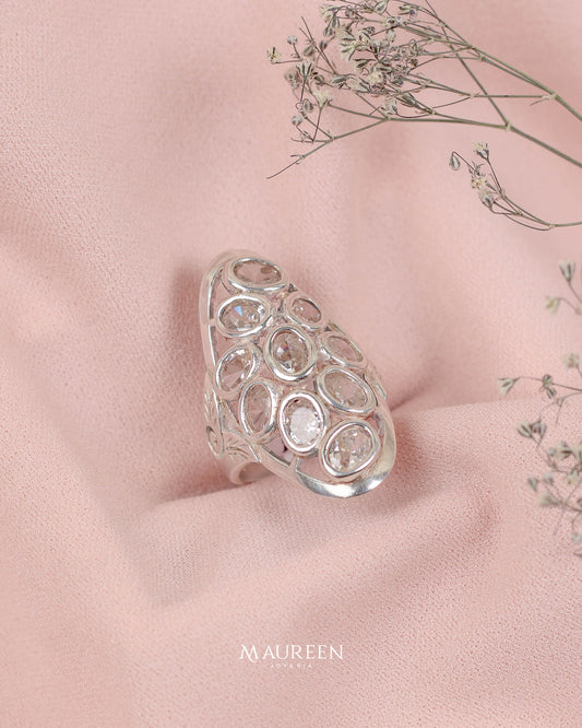 Anillo ovalado calado con circones ovalados  - Plata