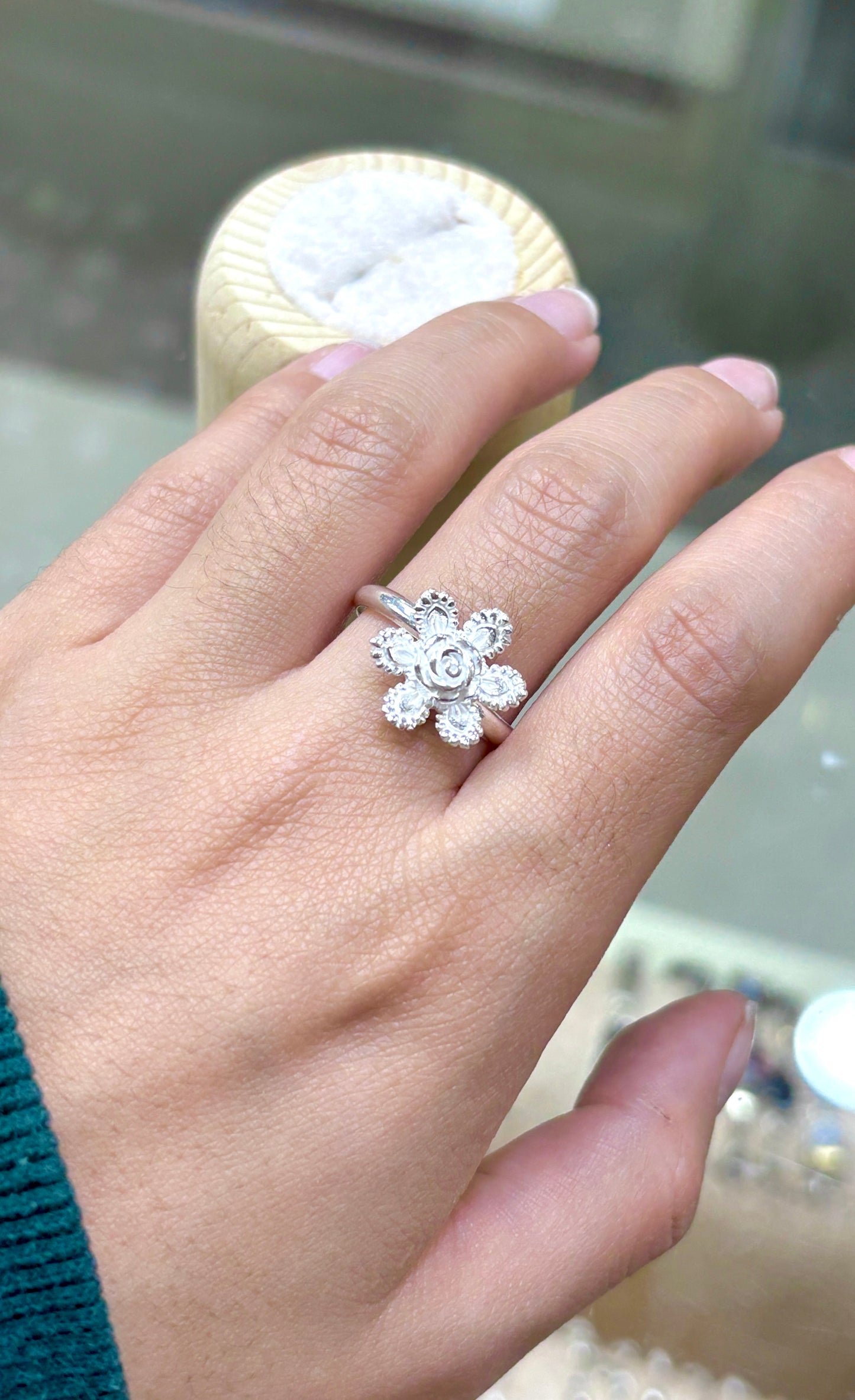 Anillo rosa petalos abiertos - Plata