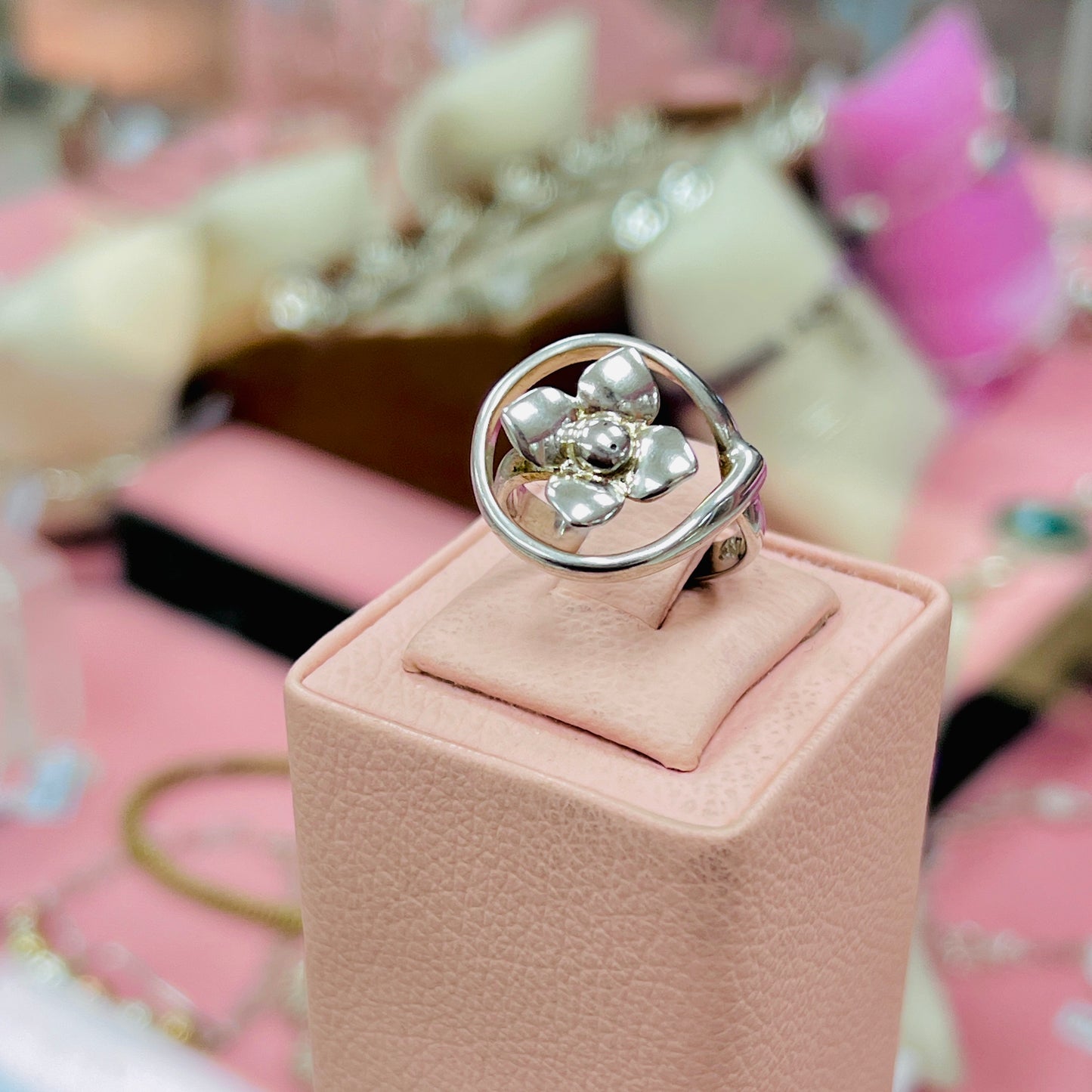 Anillo ajustable flor calado - plata