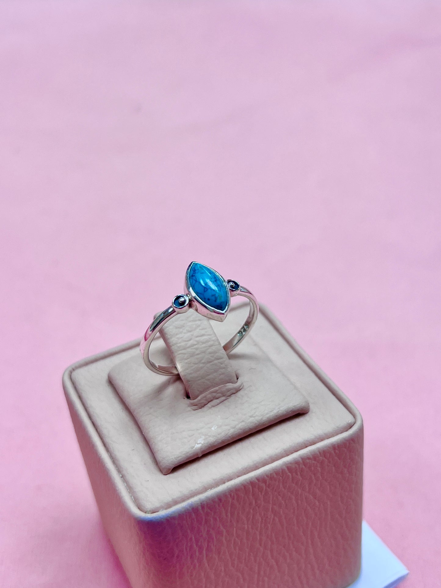 Anillo minimalista piedra natural hojal turqueza - plata