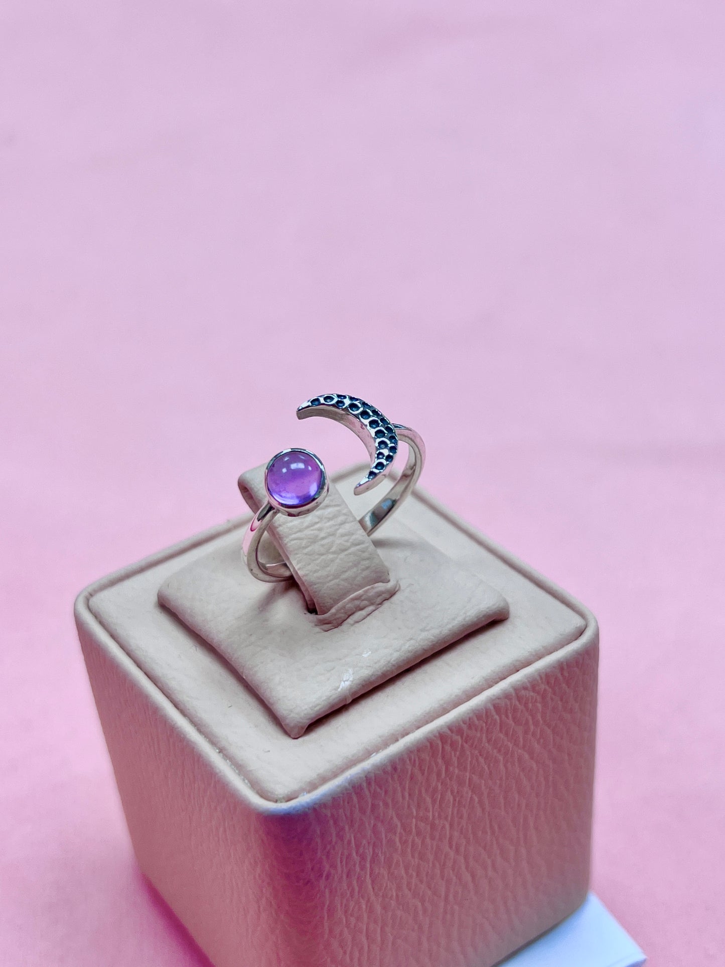 Anillo ajustable luna con piedra circular - plata