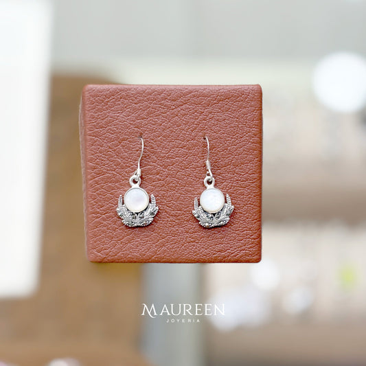Arete piedra nacar hojas abajo con circones gris colgante -Plata