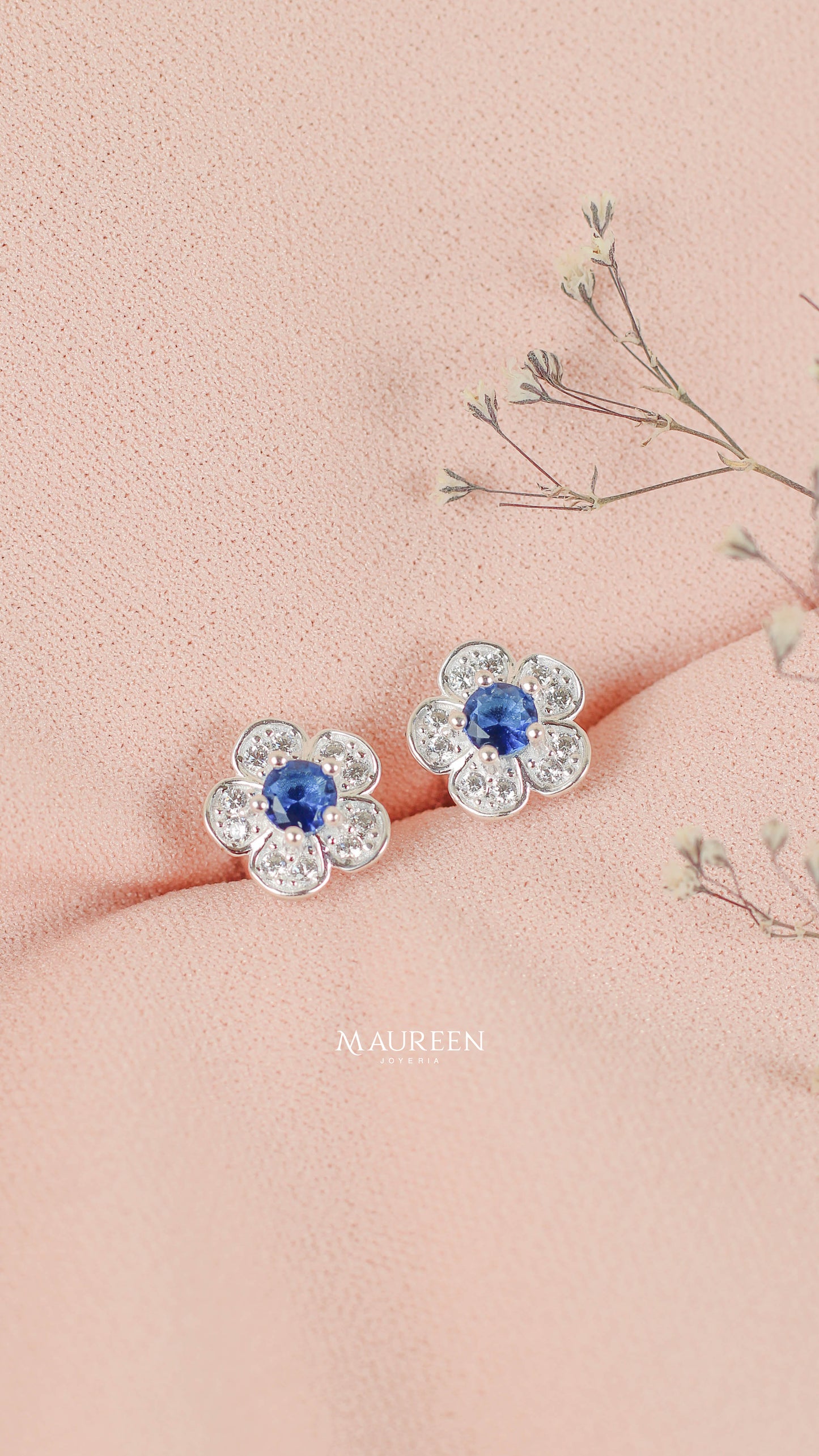 Arete flor 5 petalos circon zafiro pegado - Plata