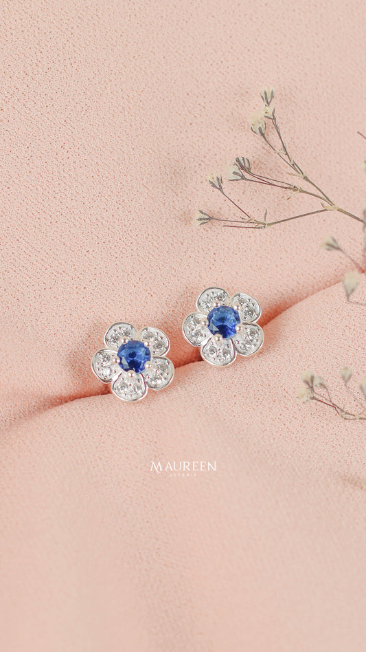 Arete flor 5 petalos circon zafiro pegado - Plata