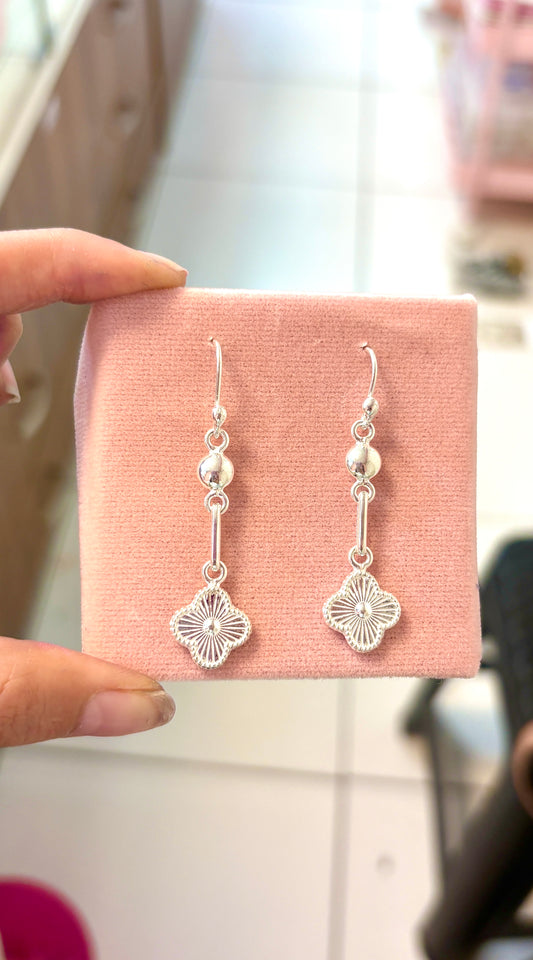 Arete lenteja y flor VAN con rayas contorno puntos colgante - plata