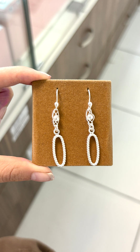 Arete bola prisionera y cadena oval enroscada colgante - plata