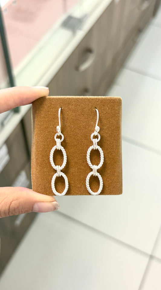 Arete dos argollas oval enroscadas colgante - plata