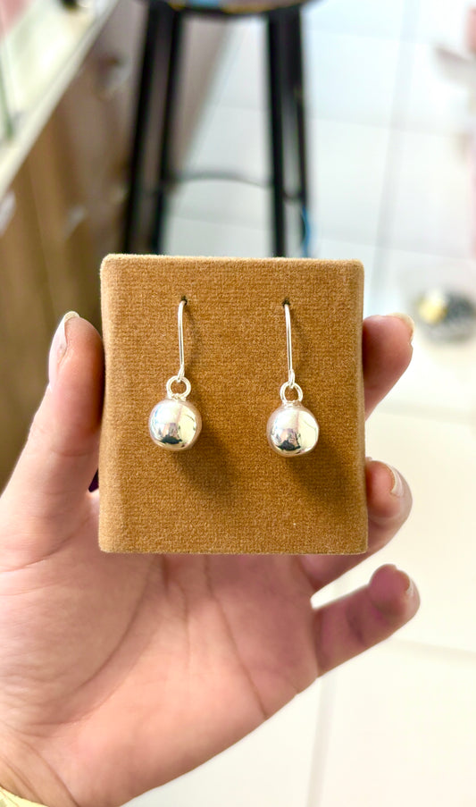 Arete esfera grande colgante - plata