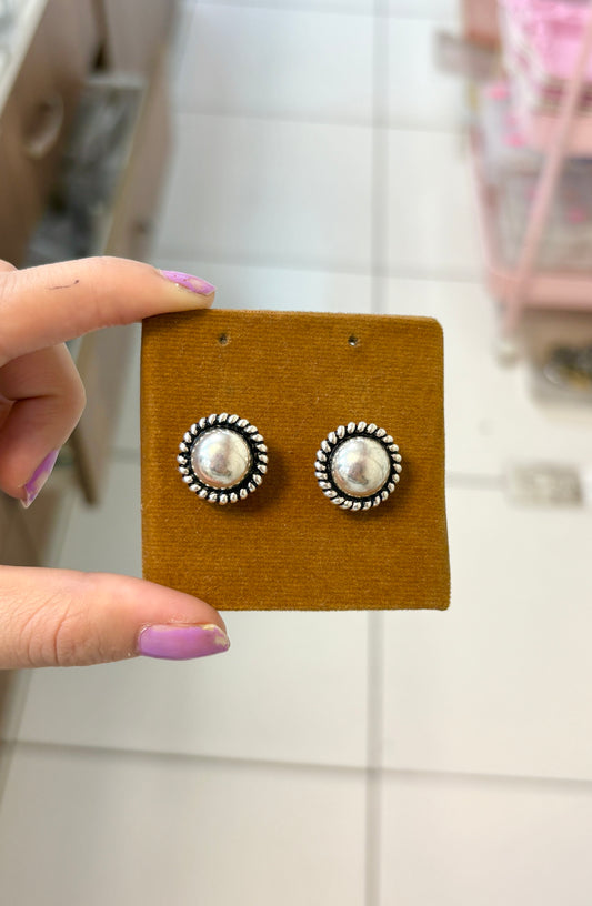 Arete pegado bola borde enroscado - plata quemada