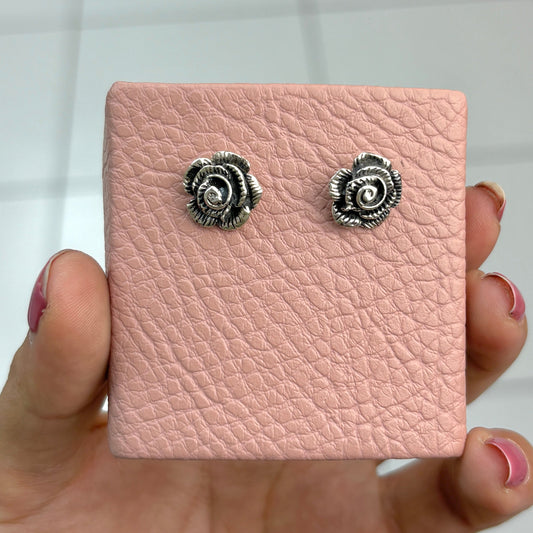Arete rosa lineas pegado - plata quemada