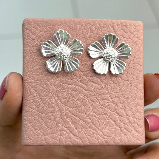 Arete flor grande 5 petalos pegado - plata