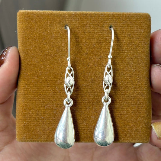 Arete gota con bola encapsulada colgante- plata