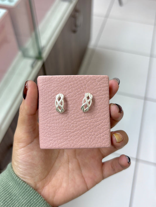 Arete hoja calada doblada pegado - plata