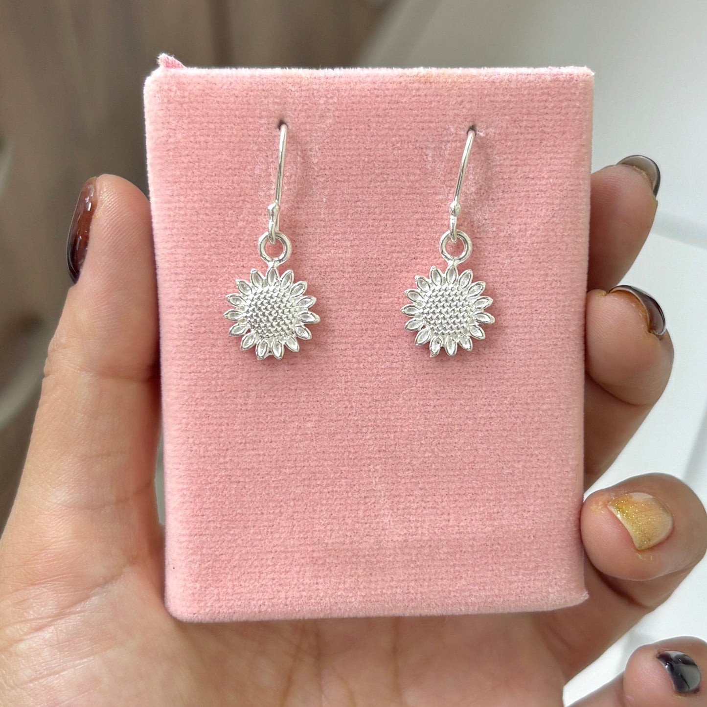 Arete girasol mini hojas colgante - plata