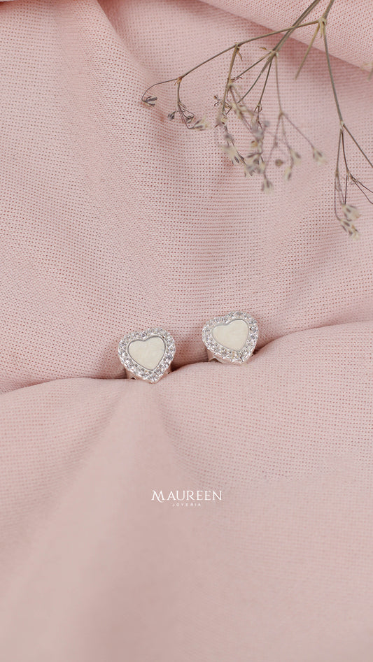 Arete corazon esmaltado contorno con circones - Plata