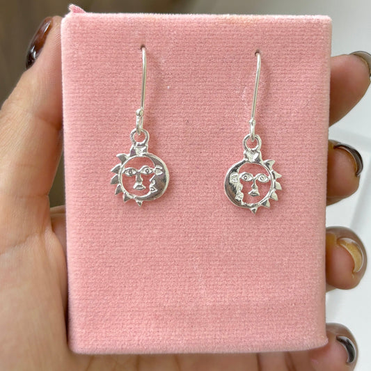 Arete circular sol y luna colgate - plata