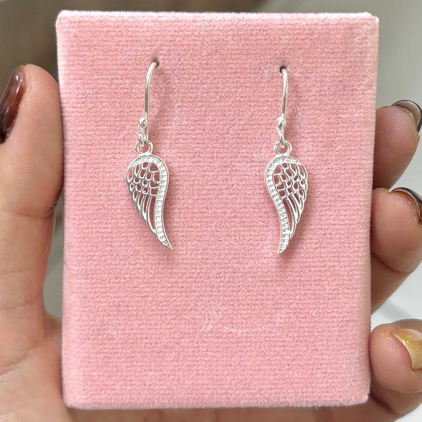 Arete alas caladas martilladas colgante - plata