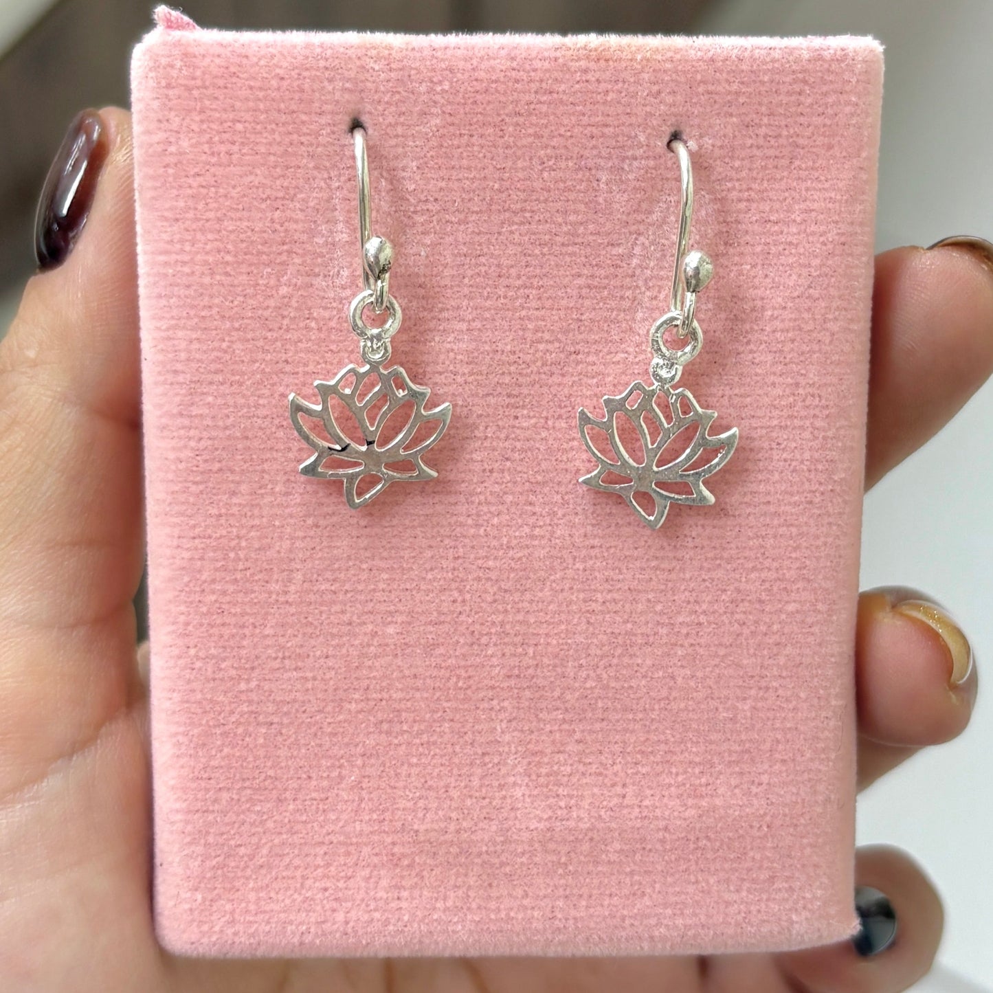 Arete mandala calada pequeña colgante - plata