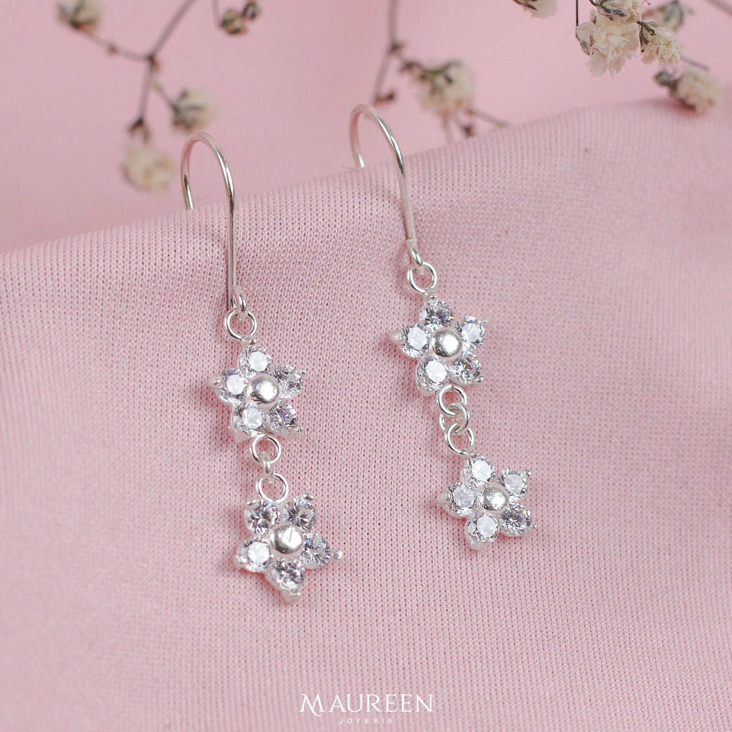 Arete flores con circones blancos colgante - plata