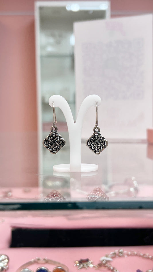 Arete rombo tejido colgante - Plata quemada