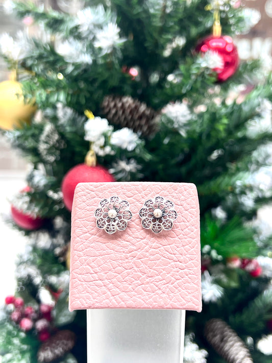 Arete flor tejida 8 petalos pegada  - Plata quemada