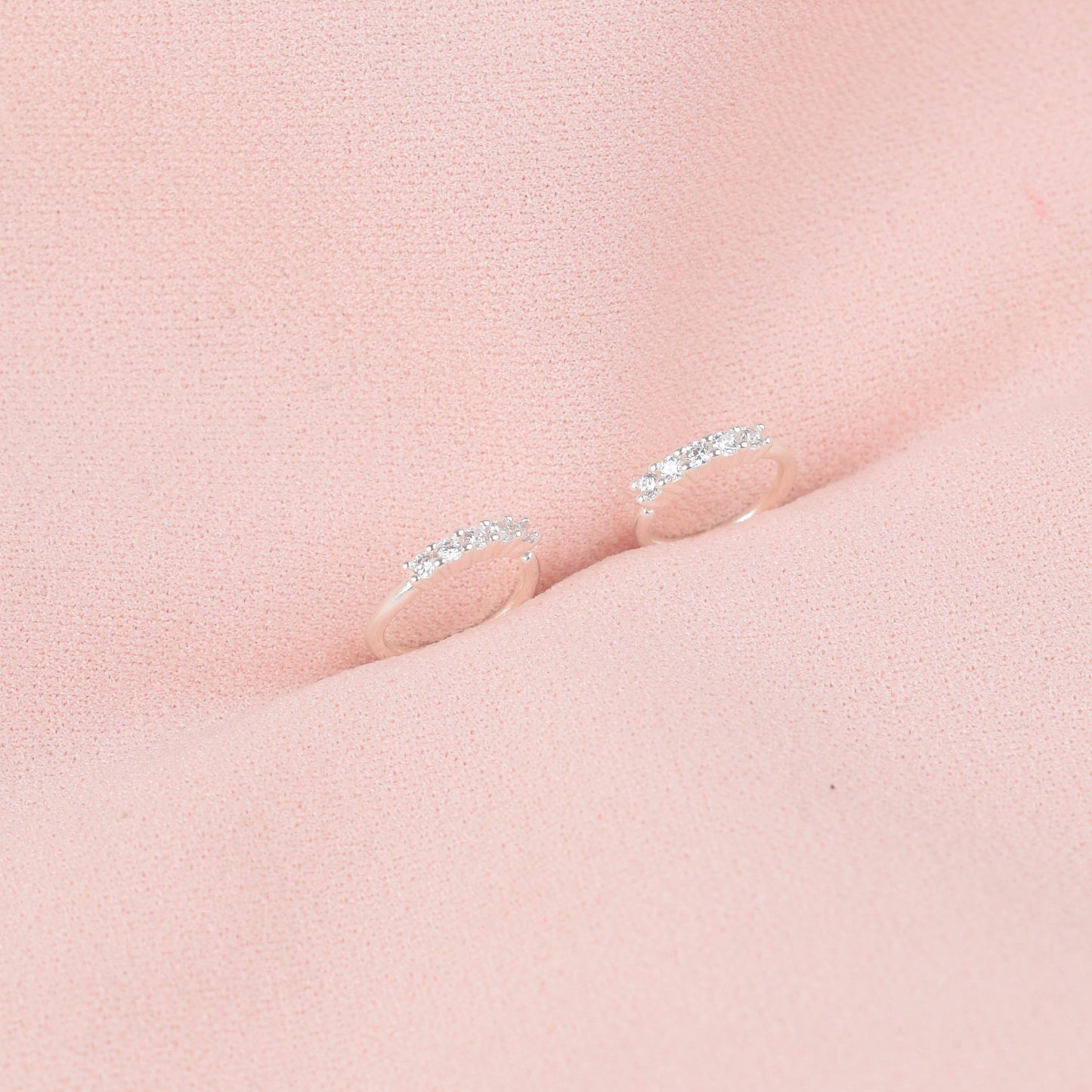 Arete piercing con circones - Plata