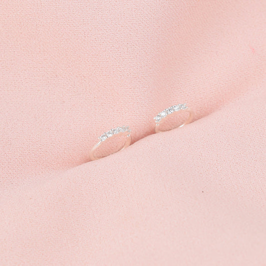 Arete piercing con circones - Plata