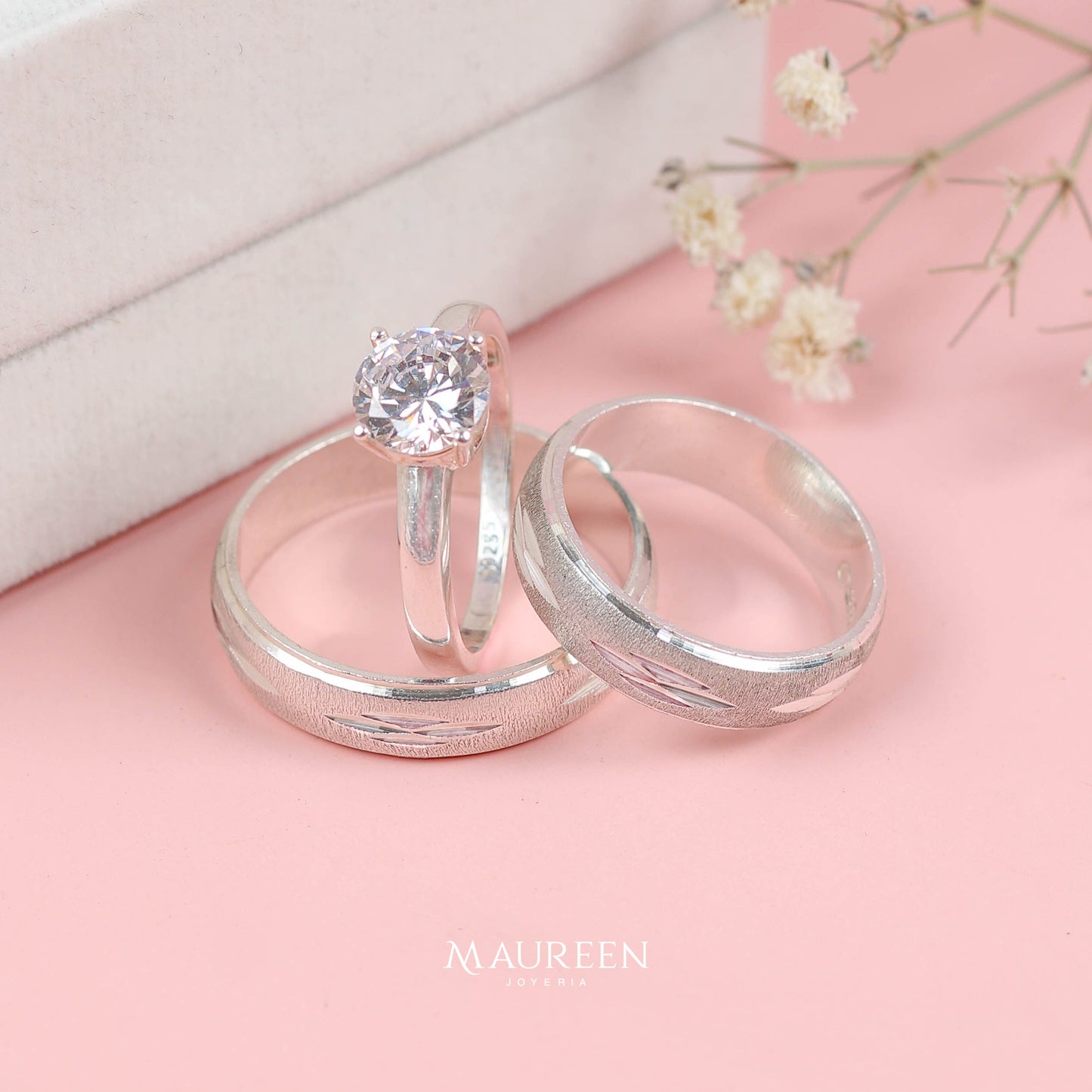 Aros de matrimonio diamantado + Anillo de compromiso - Plata