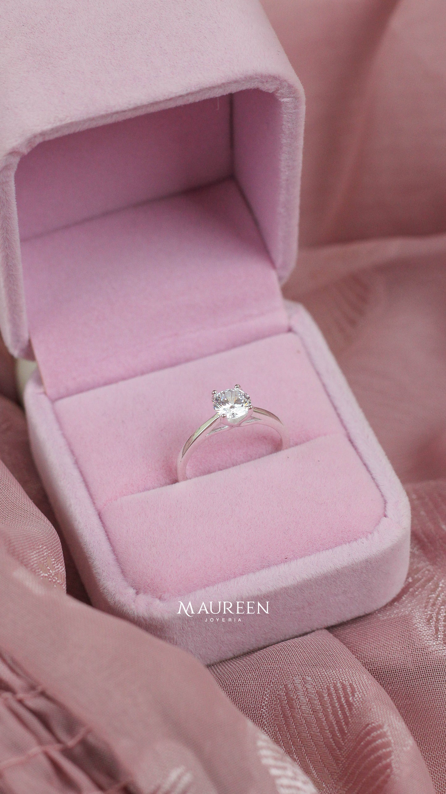 Anillo de compromiso liso calado en el circon - Plata