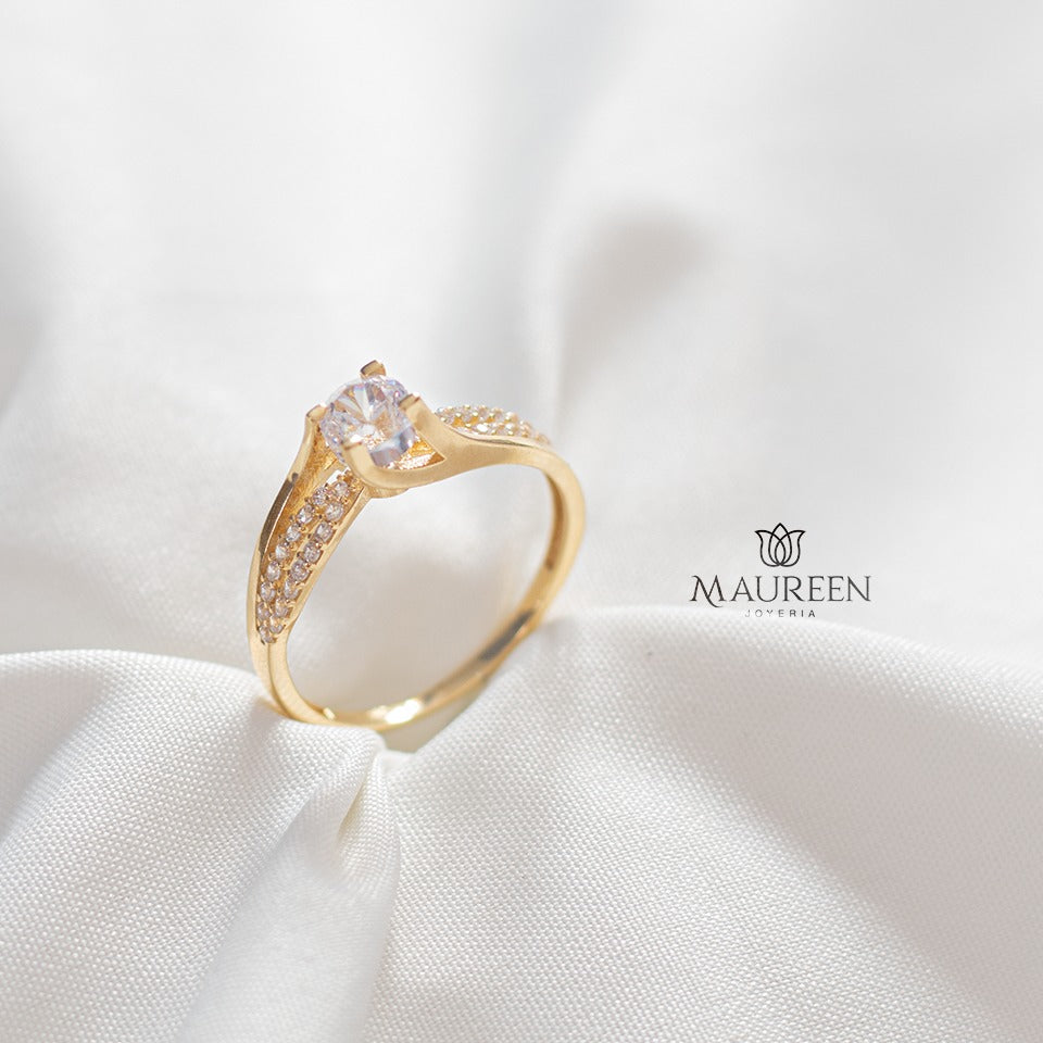 Anillo de compromiso entrelazado con circones - Oro