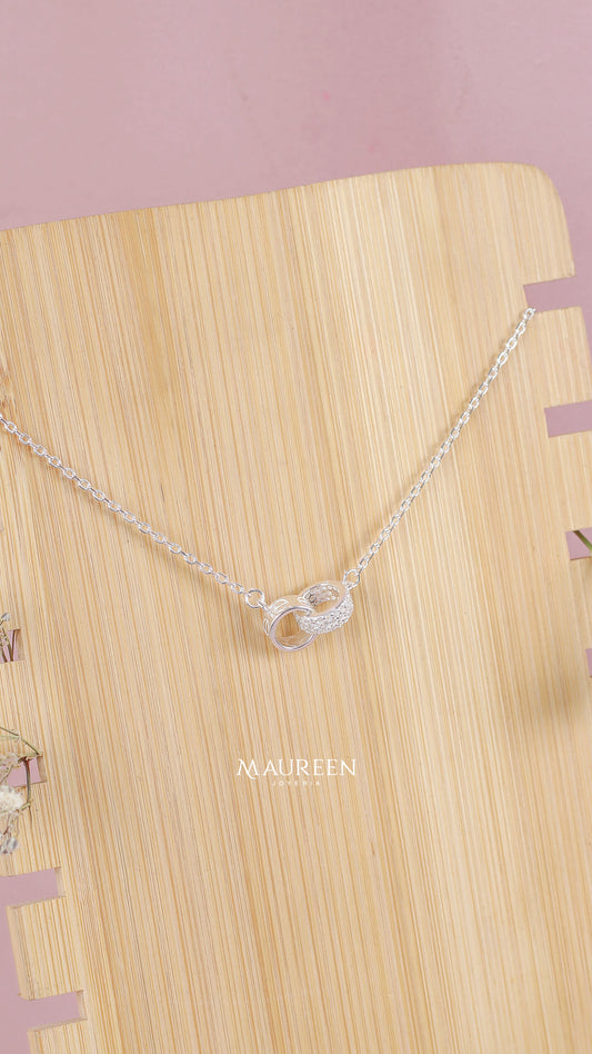 Collar dos aros entrelazados con circones - Plata