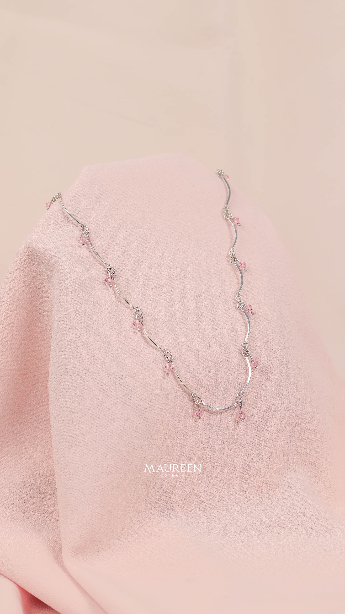 Collar curveado con cristales - Plata