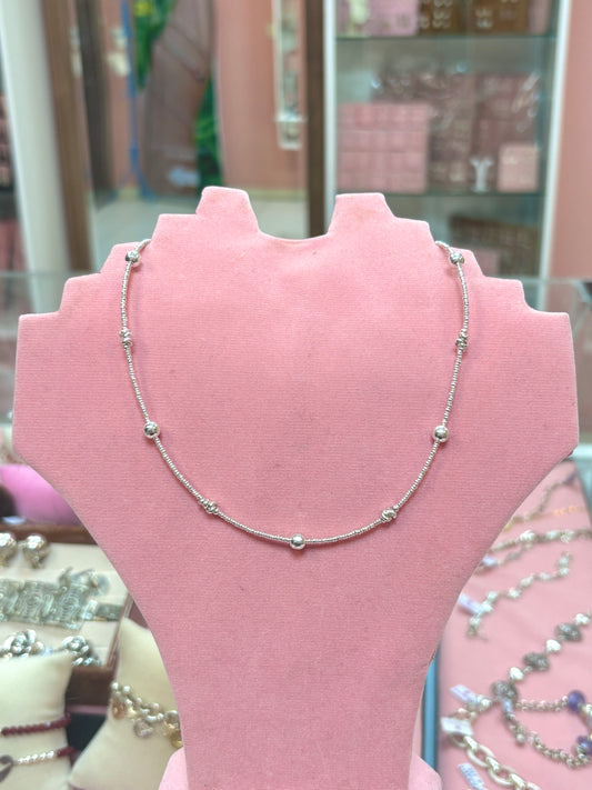 Chaquira pequeña con nudos - Plata