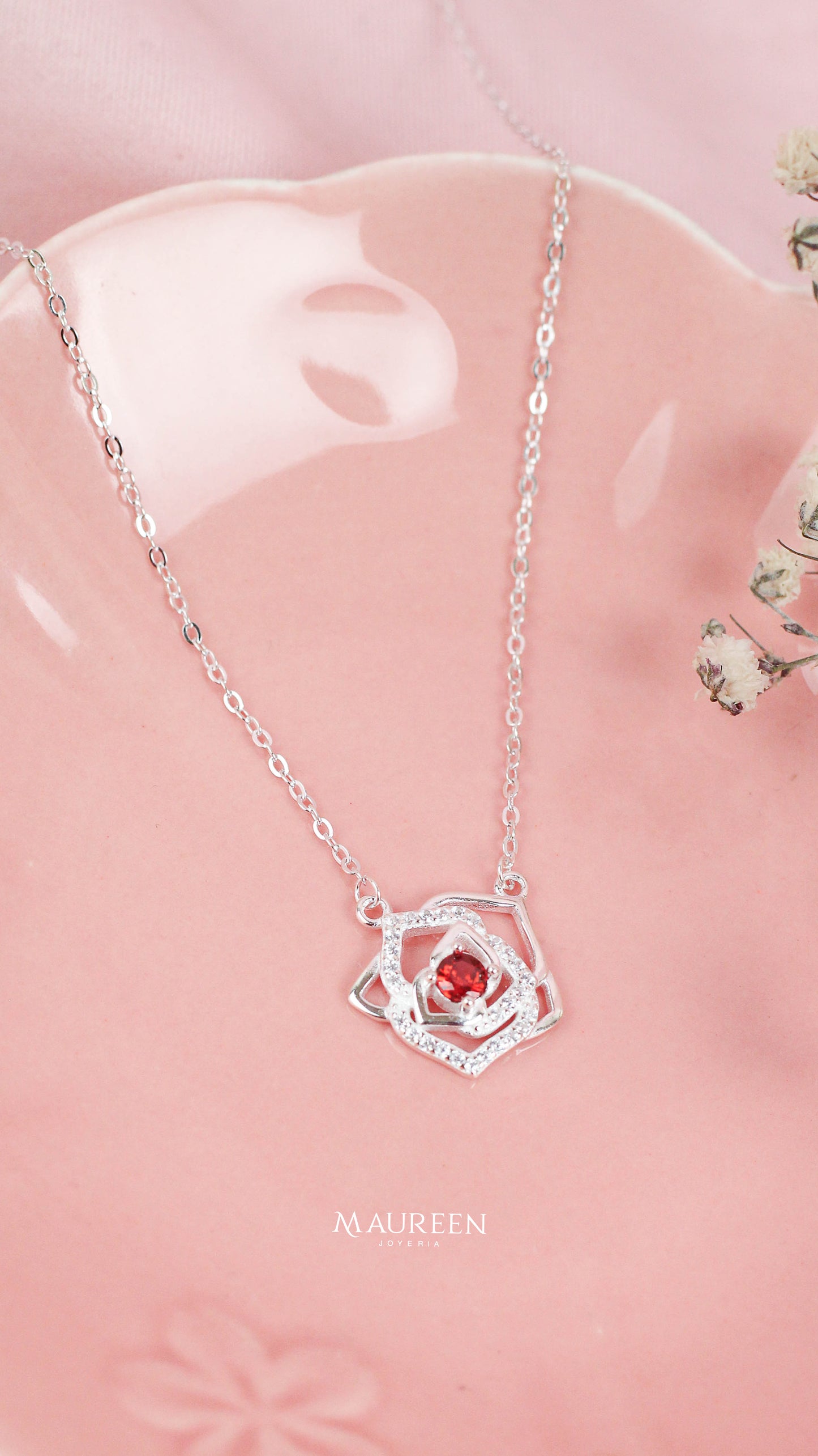 Collar flor calada con circones y rubi - Plata