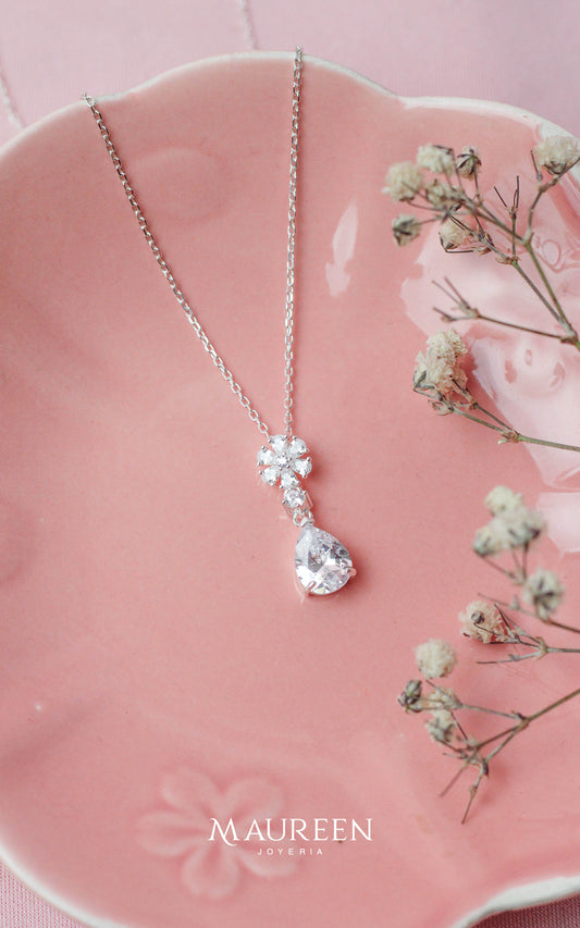 Collar con flor de circones y gota - Plata