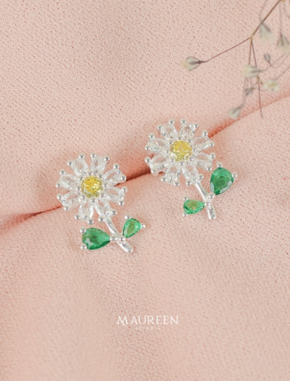 Arete margarita blanca pegado  - Plata