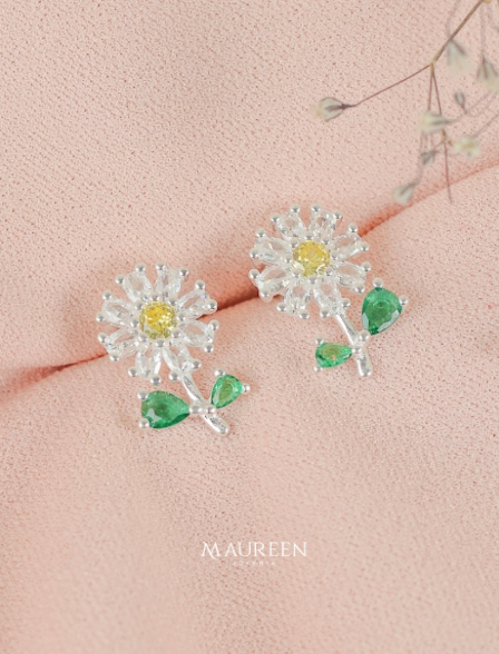Arete margarita blanca pegado  - Plata