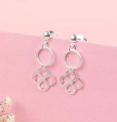 Arete colgante con poste trebol corazon calado - Plata