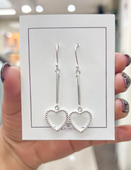 Arete palo con corazon enroscado calado colgante - Plata