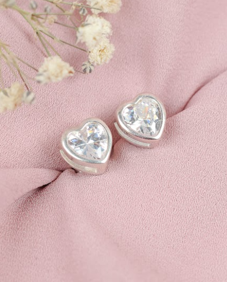 Arete corazon piedra blanca pegado - Plata