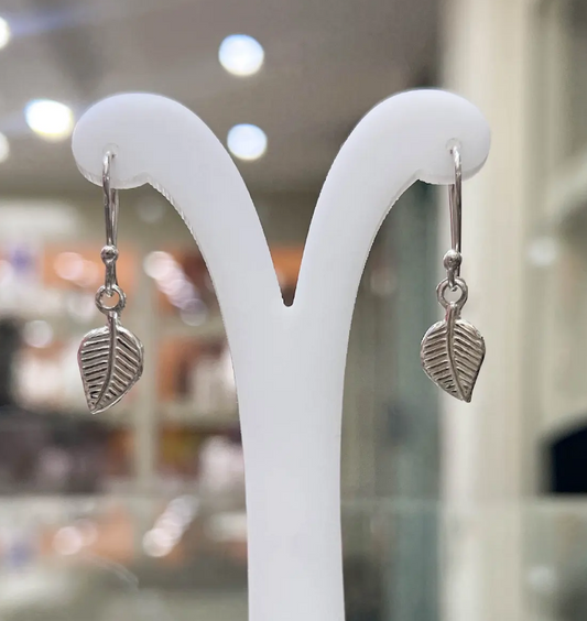 Arete colgante hoja pequeña con rayas - Plata