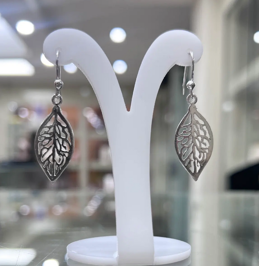 Arete colgante hoja contorno calado- Plata