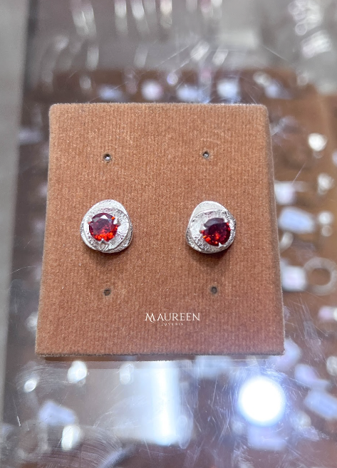 Arete piedra  rojo circon flor - Plata