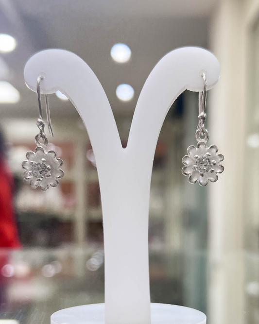 Arete flor con varios petalos y circon - Plata