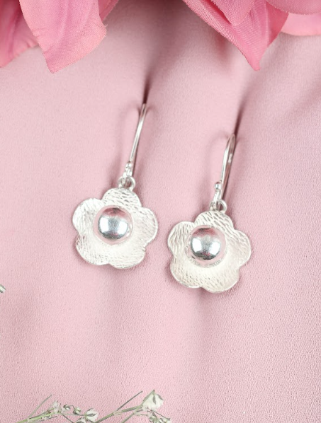Arete flor 3D 5 petalos texturados colgante - Plata