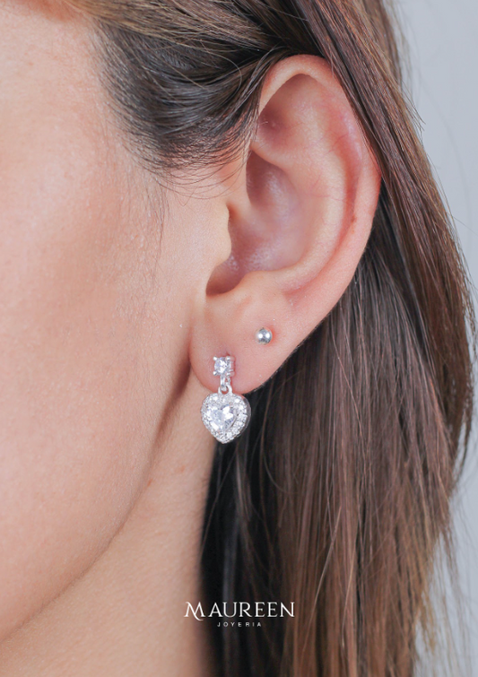 Arete corazon contorno con circones - Plata
