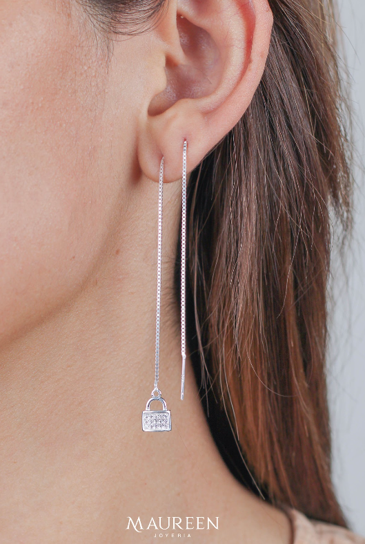 Arete pasante candado con circones - Plata