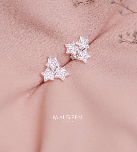 Arete tres estrellas con circones pegado- Plata
